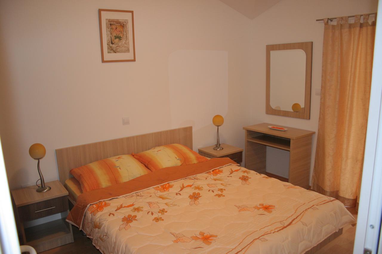 Apartments Simovic Tucepi Exterior photo