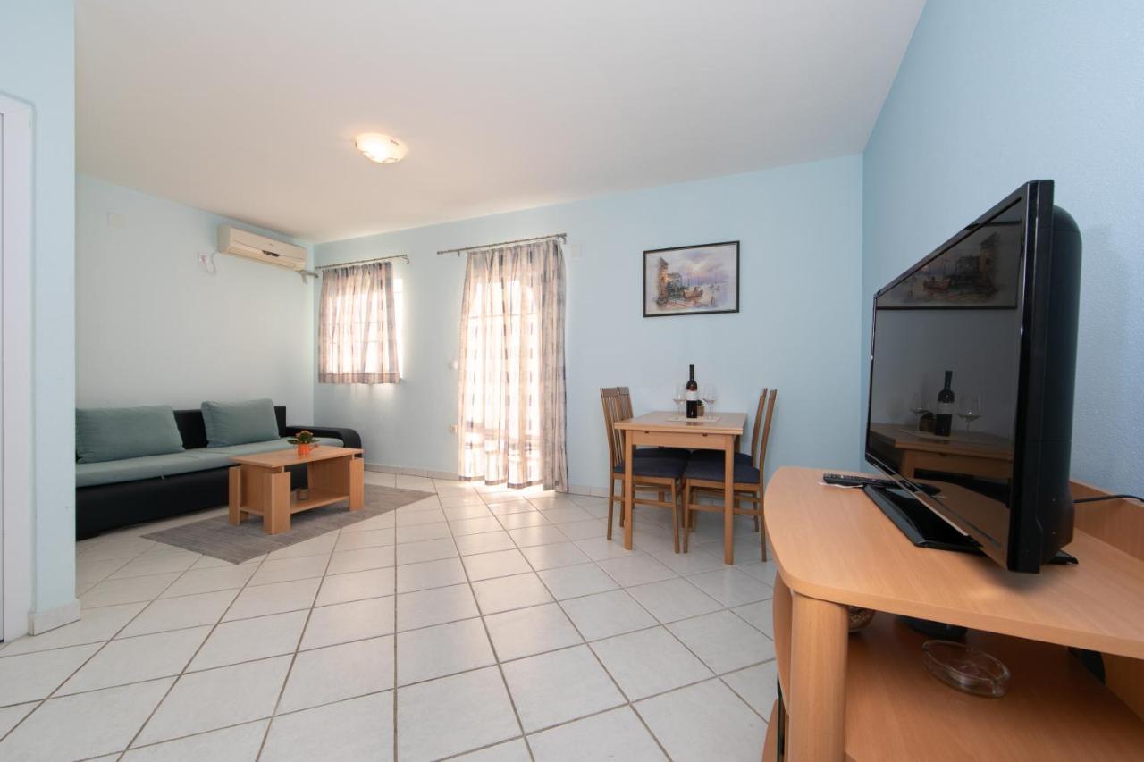 Apartments Simovic Tucepi Exterior photo