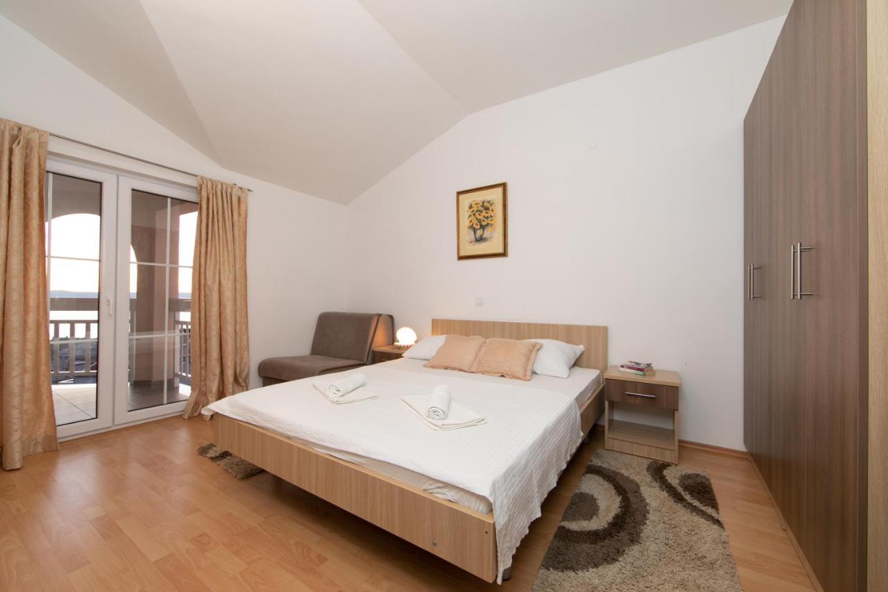 Apartments Simovic Tucepi Exterior photo