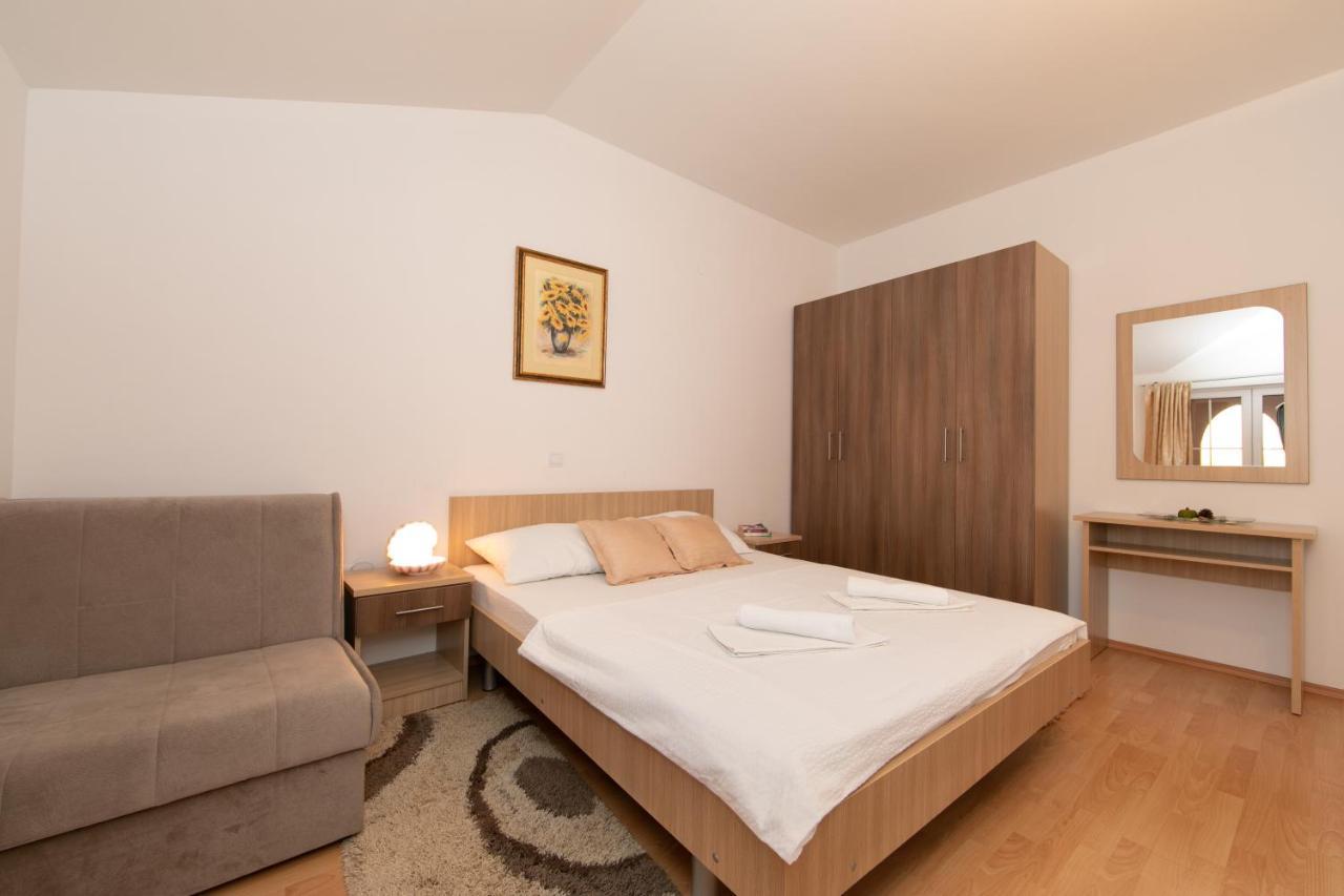Apartments Simovic Tucepi Exterior photo
